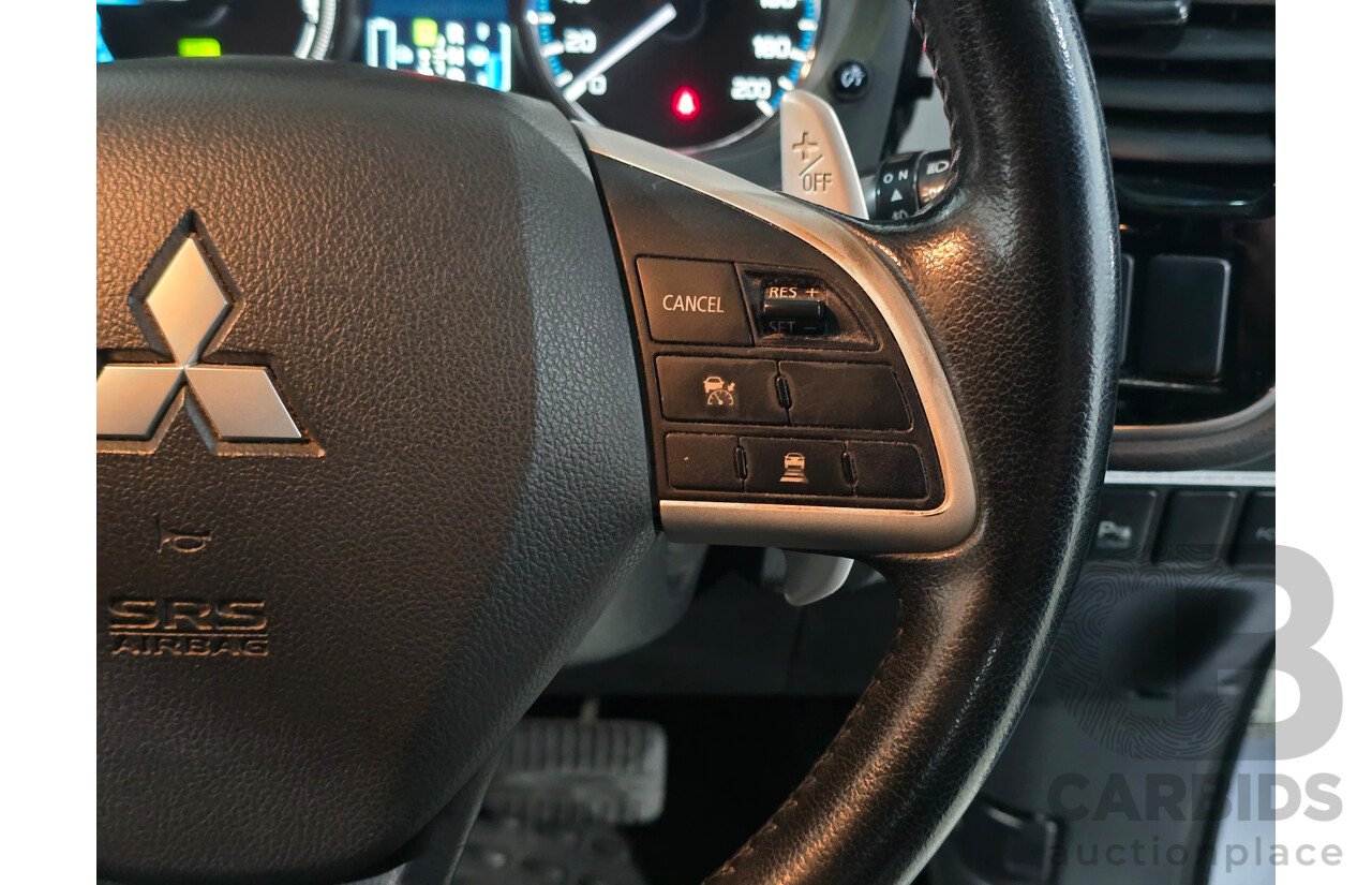 5/2014 Mitsubishi Outlander Aspire (AWD) PHEV Hybrid ZJ MY14 4d Wagon Arctic Silver Metallic 2.0L - 60kw Hybrid