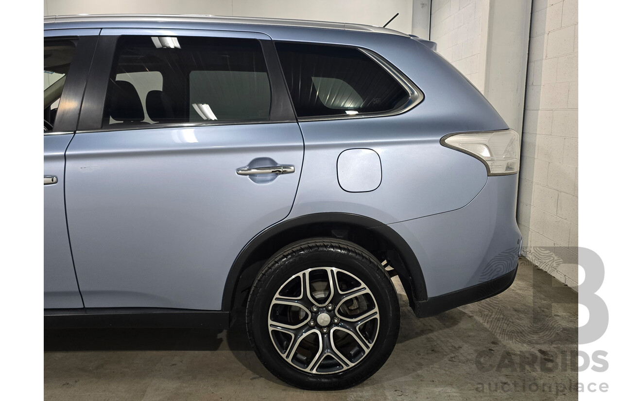 5/2014 Mitsubishi Outlander Aspire (AWD) PHEV Hybrid ZJ MY14 4d Wagon Arctic Silver Metallic 2.0L - 60kw Hybrid