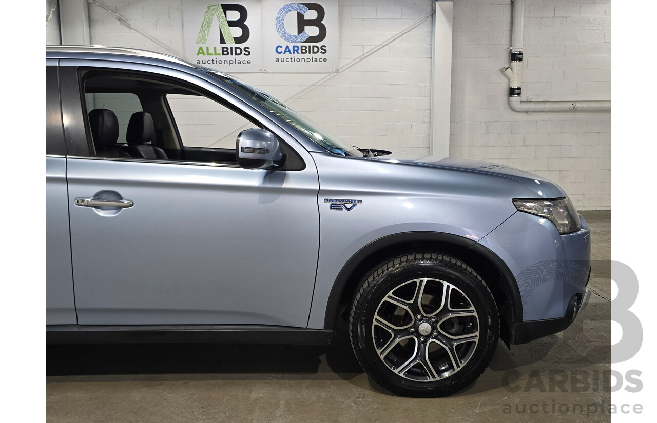 5/2014 Mitsubishi Outlander Aspire (AWD) PHEV Hybrid ZJ MY14 4d Wagon Arctic Silver Metallic 2.0L - 60kw Hybrid