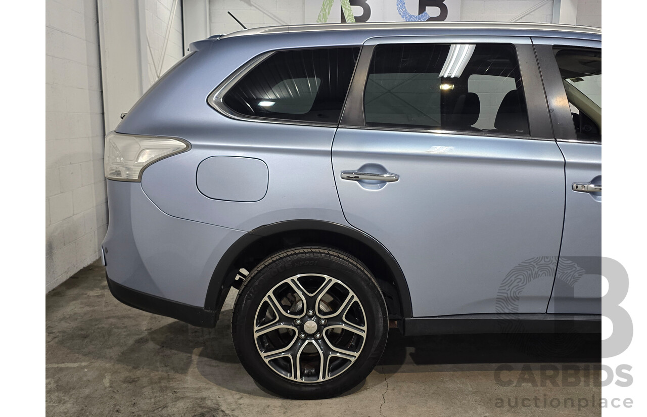 5/2014 Mitsubishi Outlander Aspire (AWD) PHEV Hybrid ZJ MY14 4d Wagon Arctic Silver Metallic 2.0L - 60kw Hybrid