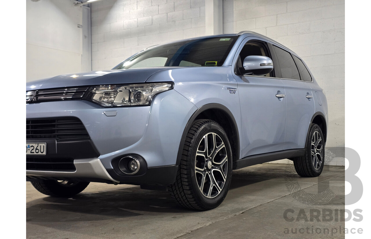 5/2014 Mitsubishi Outlander Aspire (AWD) PHEV Hybrid ZJ MY14 4d Wagon Arctic Silver Metallic 2.0L - 60kw Hybrid