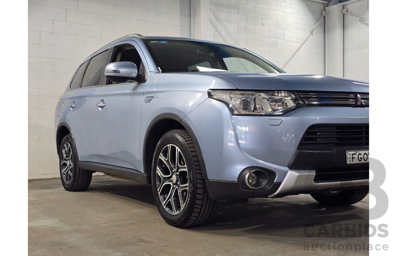 5/2014 Mitsubishi Outlander Aspire (AWD) PHEV Hybrid ZJ MY14 4d Wagon Arctic Silver Metallic 2.0L - 60kw Hybrid