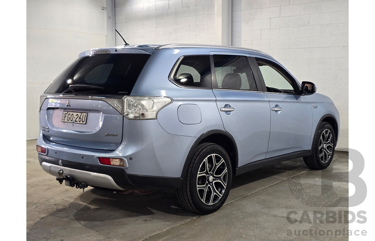 5/2014 Mitsubishi Outlander Aspire (AWD) PHEV Hybrid ZJ MY14 4d Wagon Arctic Silver Metallic 2.0L - 60kw Hybrid
