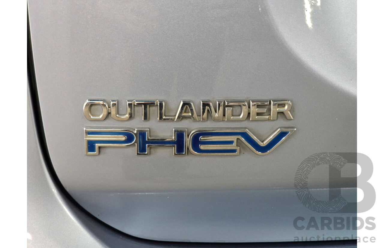5/2014 Mitsubishi Outlander Aspire (AWD) PHEV Hybrid ZJ MY14 4d Wagon Arctic Silver Metallic 2.0L - 60kw Hybrid