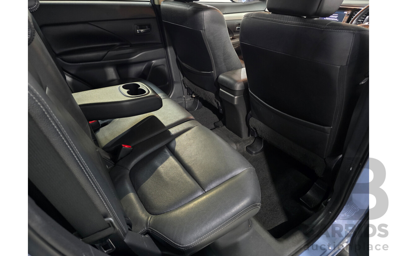 5/2014 Mitsubishi Outlander Aspire (AWD) PHEV Hybrid ZJ MY14 4d Wagon Arctic Silver Metallic 2.0L - 60kw Hybrid