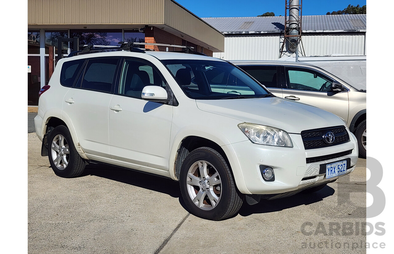 11/2011 Toyota Rav4 Cruiser (4x4) ACA33R 08 UPGRADE 4d Wagon White 2.4L