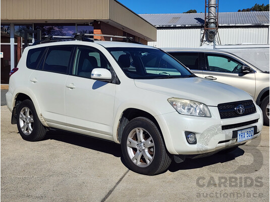 11/2011 Toyota Rav4 Cruiser (4x4) ACA33R 08 UPGRADE 4d Wagon White 2.4L