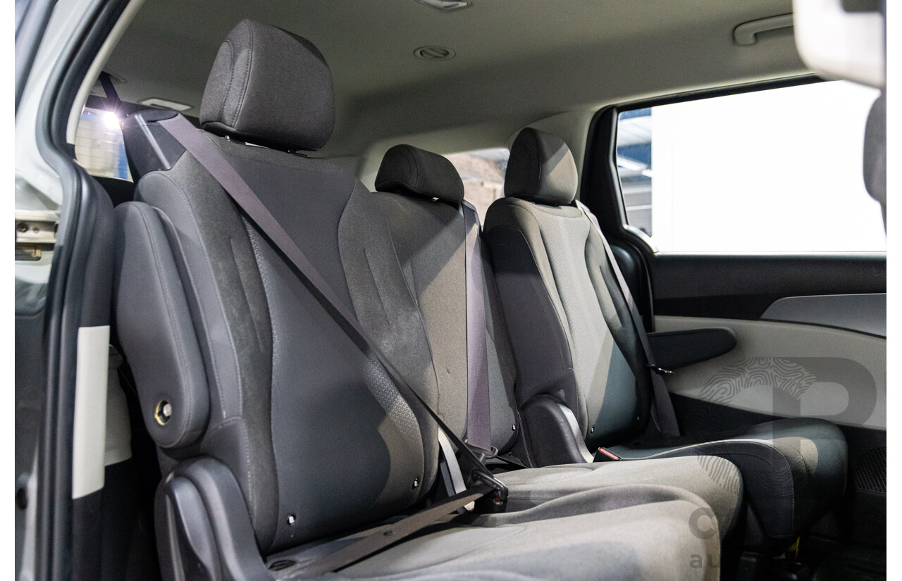 11/2022 Kia Carnival S FWD KA4 MY23 4D Wagon Ceramic Grey Turbo Diesel 2.2L