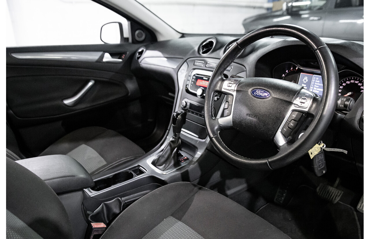 5/2014 Ford Mondeo Zetec MC 5d Hatchback White 2.0L