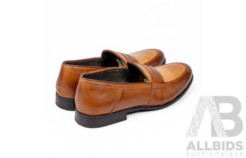 Pair of Stacy Adams Men's Brown Leather Loafers , Size 11.5