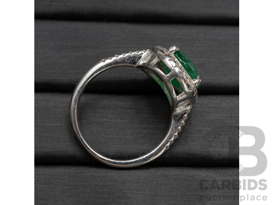 925 Sterling Silver Ring with Oval Cut Emerald & Cubic Zirconias - Size J