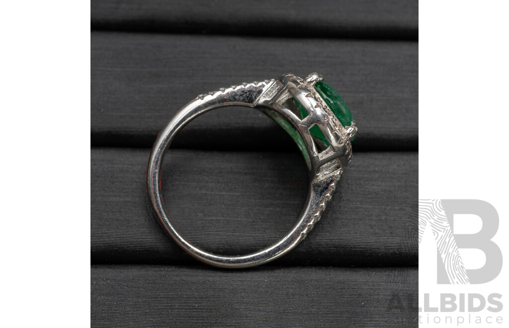 925 Sterling Silver Ring with Oval Cut Emerald & Cubic Zirconias - Size J