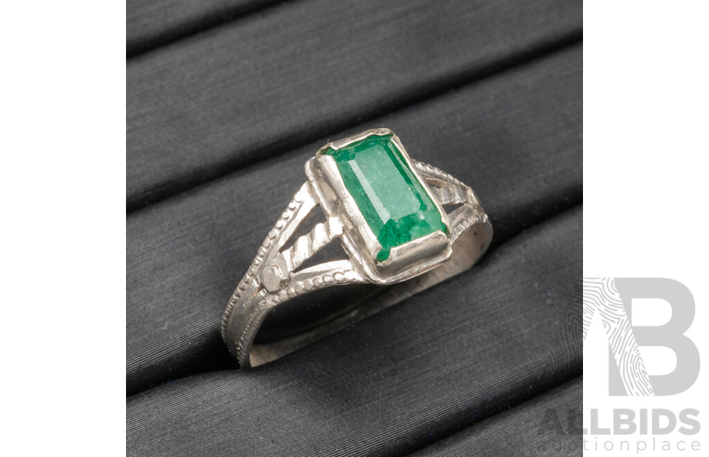 925 Sterling Silver Ring with Emerald Cut Emerald - Size X