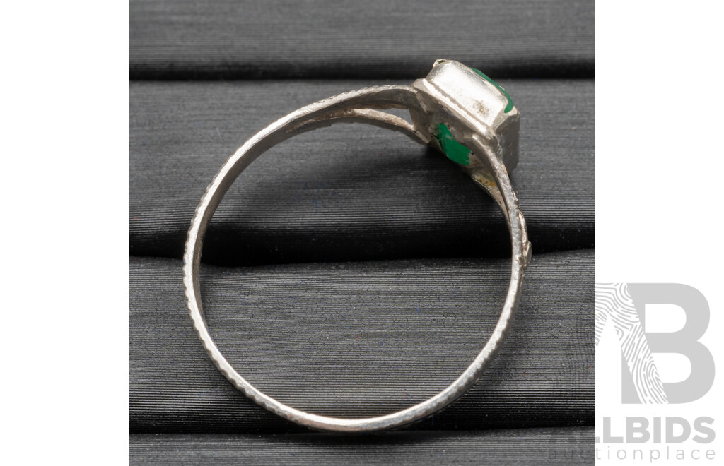 925 Sterling Silver Ring with Emerald Cut Emerald - Size X