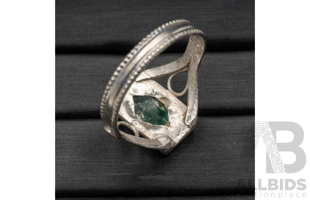 925 Sterling Silver Ring with a Emerald Cut Emerald - Size R.5