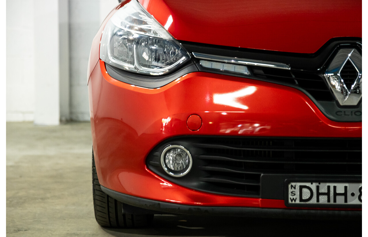 06/2016 Renault Clio Expression (FWD) X98 5d Hatchback Red Turbo 1.2L