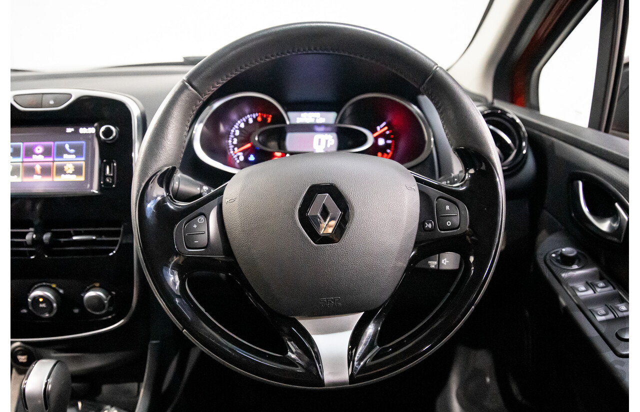 06/2016 Renault Clio Expression (FWD) X98 5d Hatchback Red Turbo 1.2L