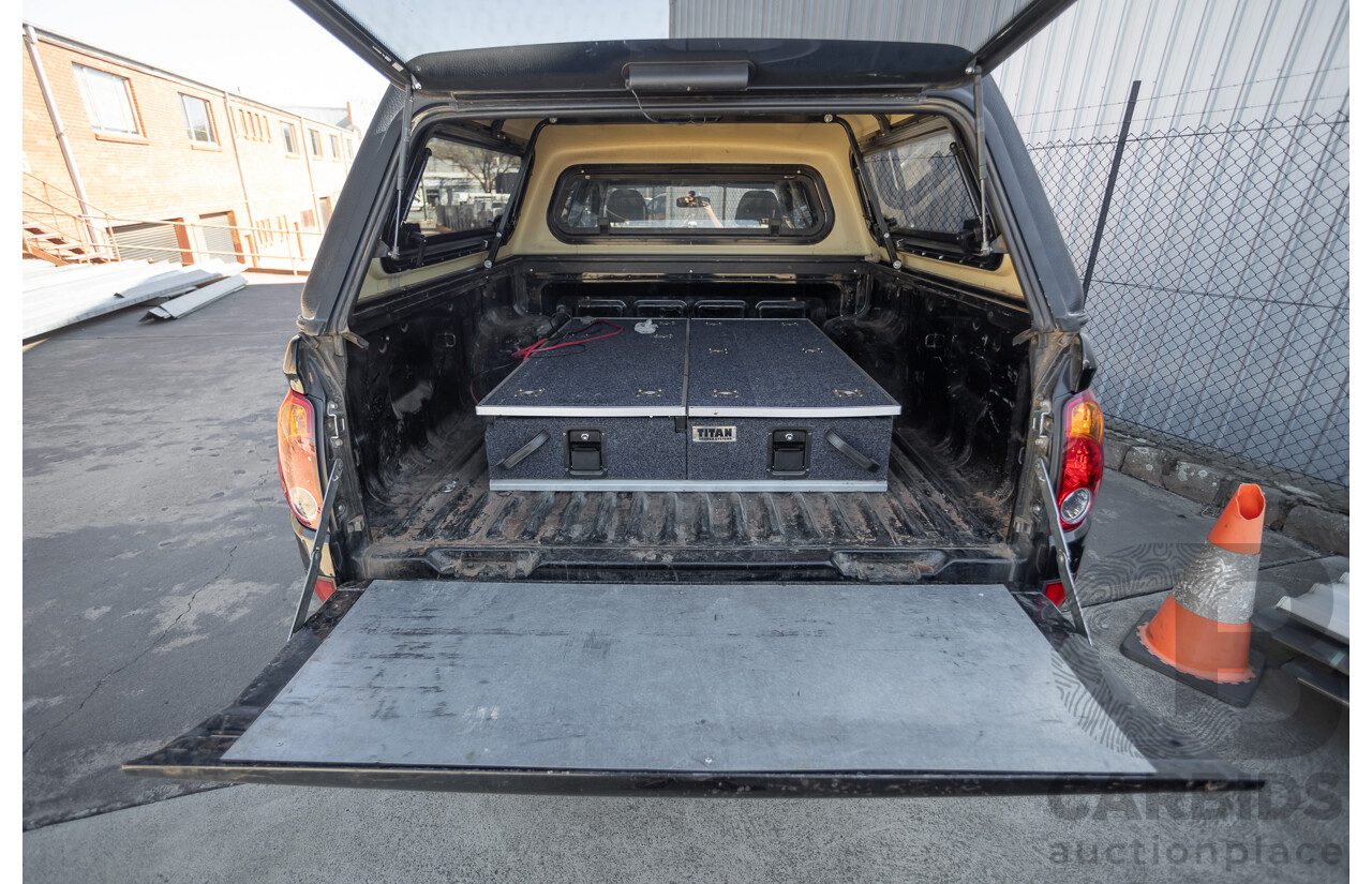 05/2015 Mitsubishi Triton GLX (4x4)  MN MY15 Double Cab Utility Black Turbo Diesel 2.5L