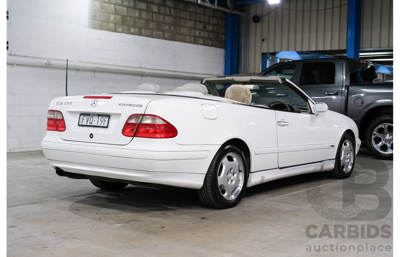 4/2000 Mercedes-Benz CLK 230 Kompressor Avantgarde  2d Coupe White Supercharged 2.3L