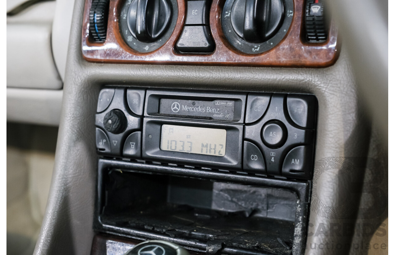 4/2000 Mercedes-Benz CLK 230 Kompressor Avantgarde  2d Coupe White Supercharged 2.3L