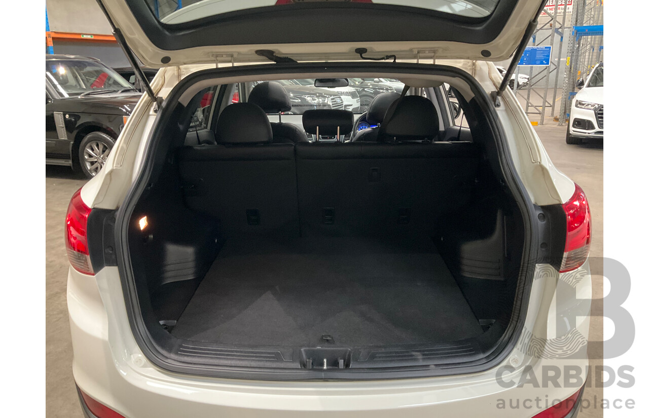 11/2011 Hyundai Ix35 Highlander (AWD) LM MY11 4d Wagon White 2.4L