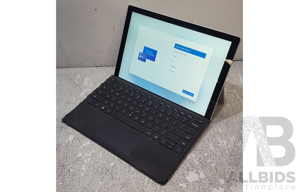 Microsoft (1961) Surface Pro 7 11th Gen Intel Core i5 (1135G7) 2.40GHz-4.20GHz 4-Core CPU 256GB 12.3-Inch Touchscreen Detachable Laptop w/ Power Supply