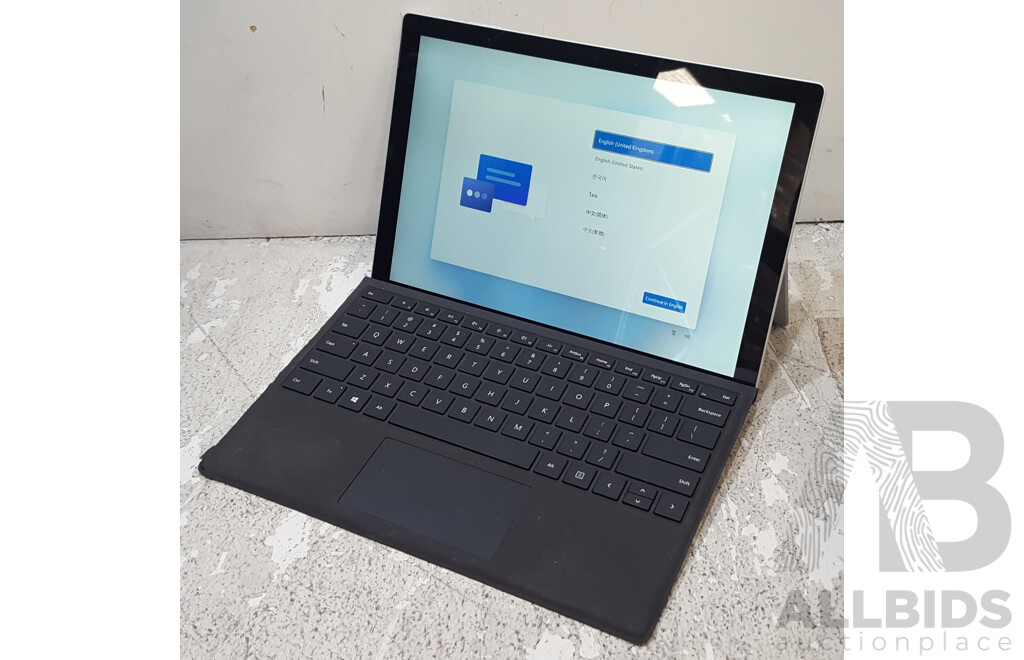 Microsoft (1961) Surface Pro 7 11th Gen Intel Core i5 (1135G7) 2.40GHz-4.20GHz 4-Core CPU 256GB 12.3-Inch Touchscreen Detachable Laptop w/ Power Supply