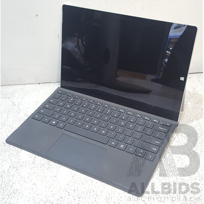 Microsoft (1631) Surface Pro 3 Intel Core i5 (4300U) 1.90GHz-2.90GHz 2-Core CPU 256GB 12-Inch Touchscreen Detachable Laptop w/ Power Supply