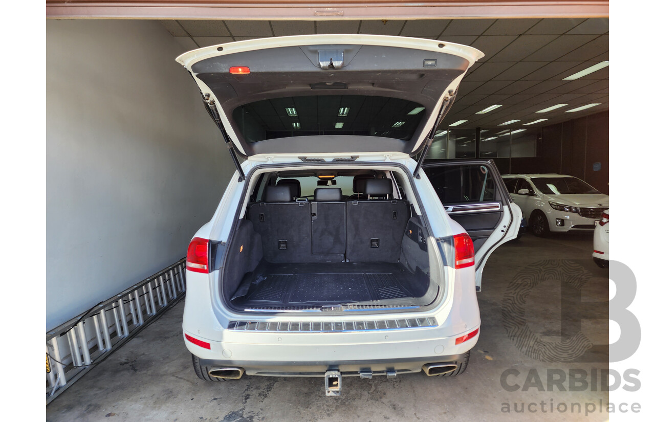 11/2014 Volkswagen Touareg V6 TDI 7P MY14 4d Wagon White 3.0L