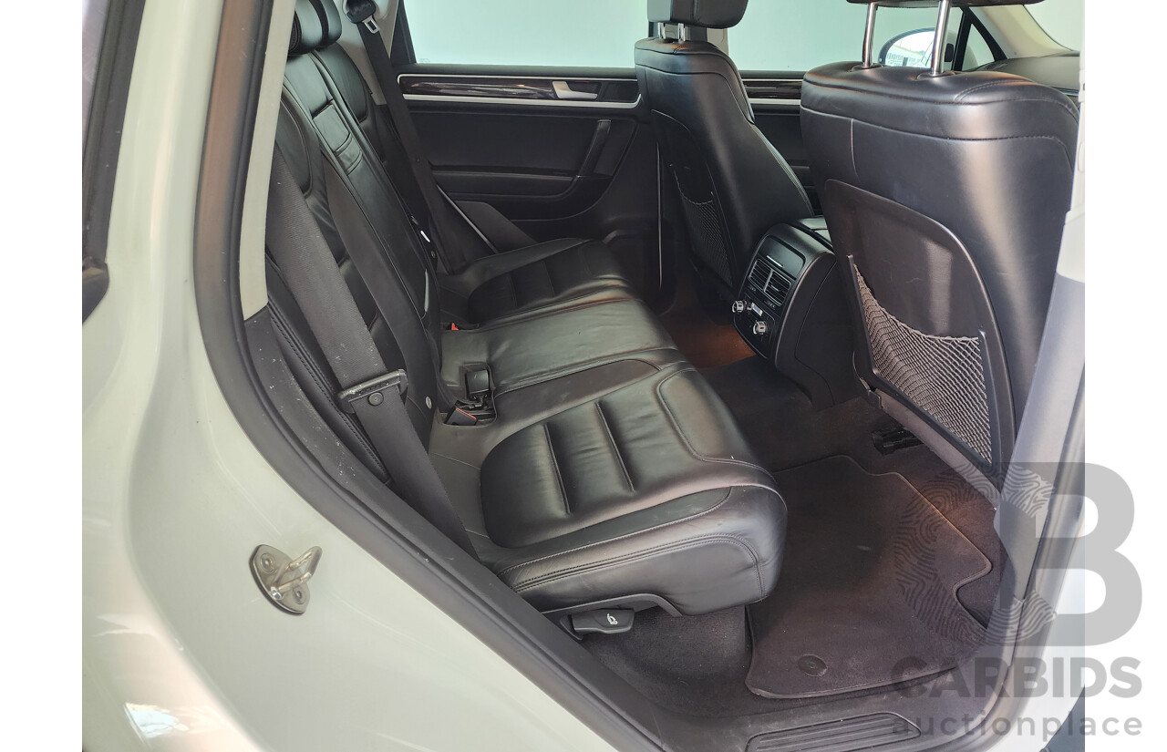 11/2014 Volkswagen Touareg V6 TDI 7P MY14 4d Wagon White 3.0L