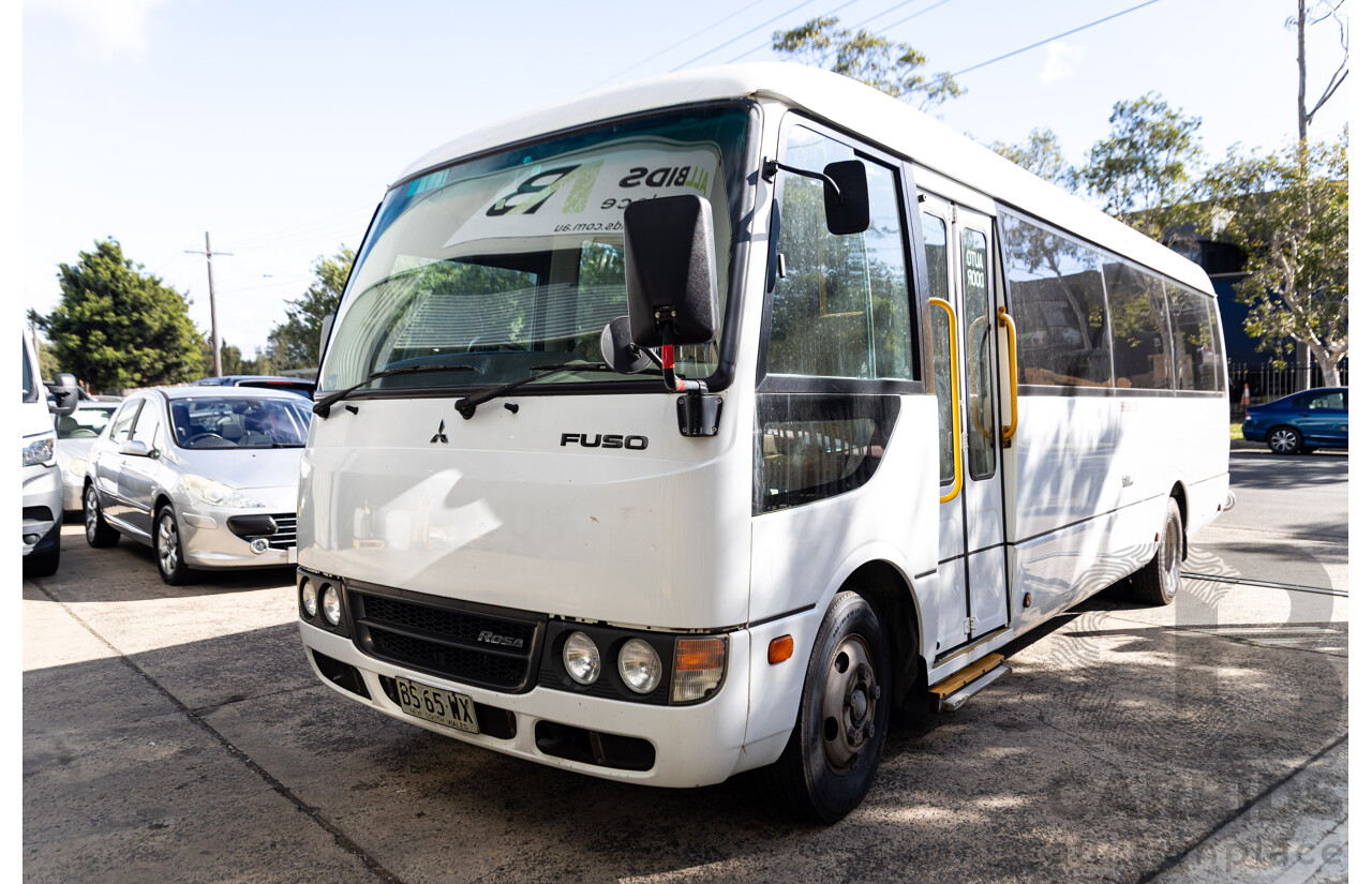 10/2012 Mitsubishi Rosa BE600 25 Seater 4d White Turbo Diesel 4.9L