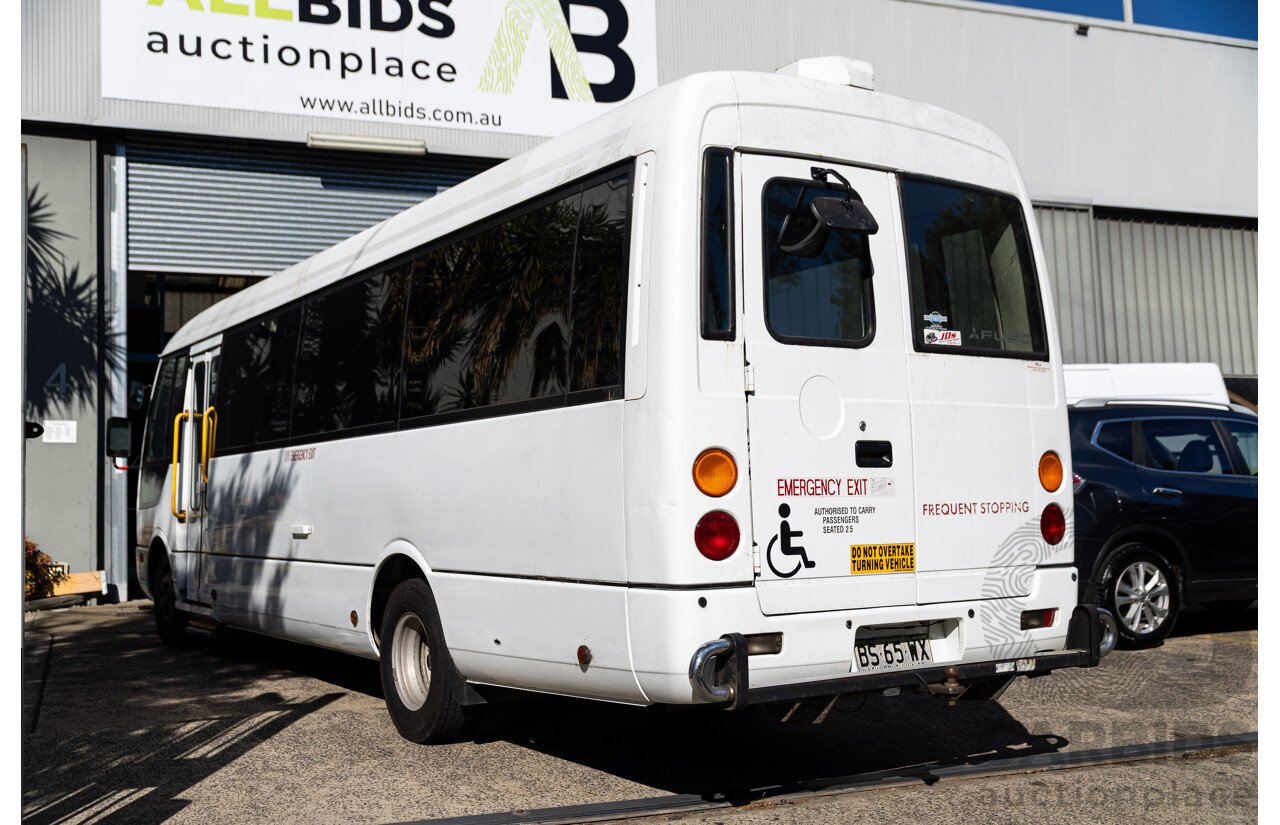 10/2012 Mitsubishi Rosa BE600 25 Seater 4d White Turbo Diesel 4.9L