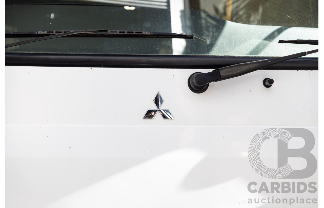 10/2012 Mitsubishi Rosa BE600 25 Seater 4d White Turbo Diesel 4.9L