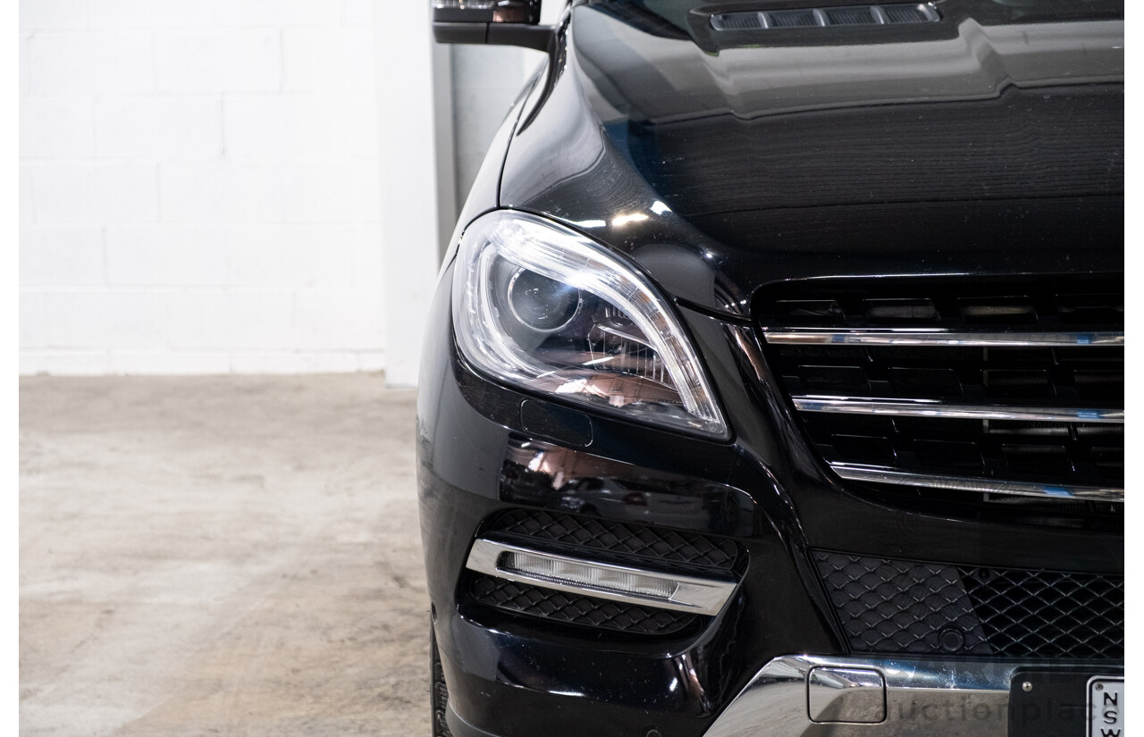 4/2012 Mercedes-Benz ML 350 CDI Bluetec (4x4) 166 4d Wagon Obsidian Black Metallic V6 3.0L