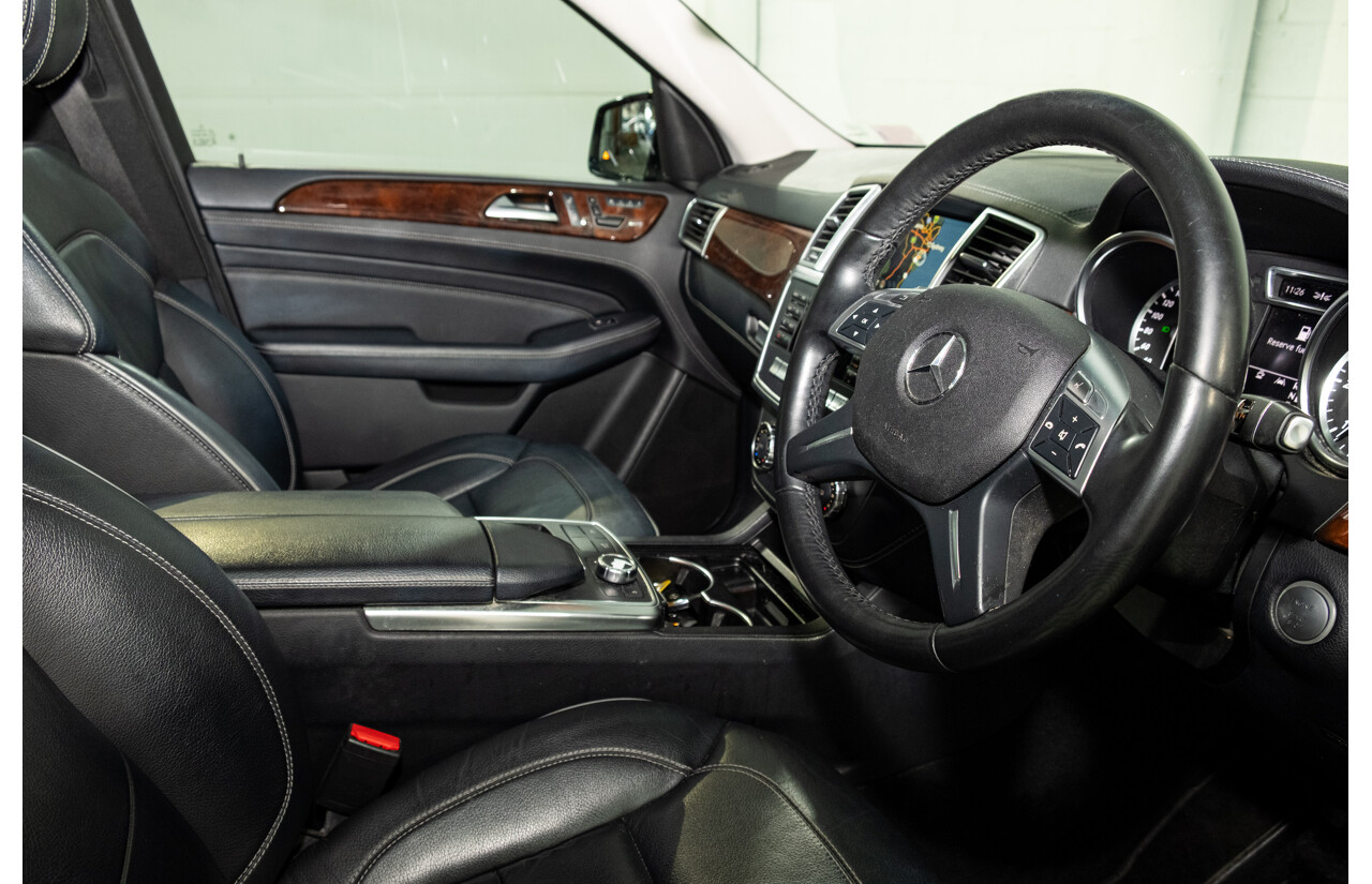 4/2012 Mercedes-Benz ML 350 CDI Bluetec (4x4) 166 4d Wagon Obsidian Black Metallic V6 3.0L