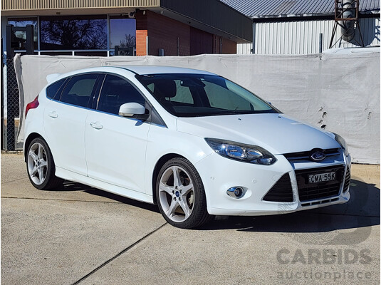 8/2012 Ford Focus Titanium LW 5d Hatchback White 2.0L