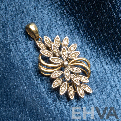 Vintage 9ct Yellow Gold Floral Pendant - 2.47gms