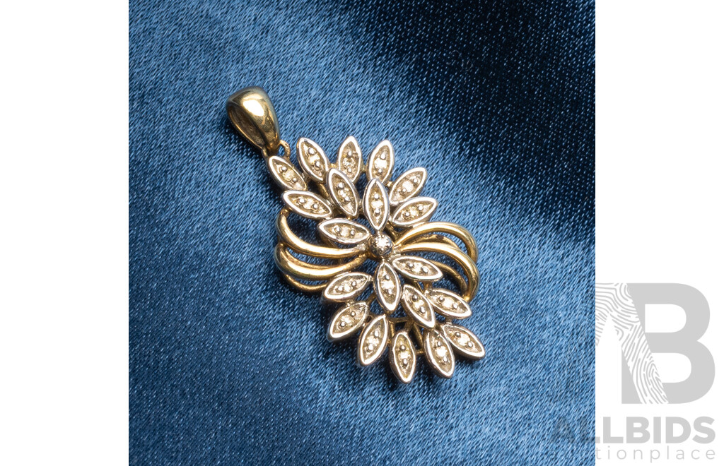Vintage 9ct Yellow Gold Floral Pendant - 2.47gms