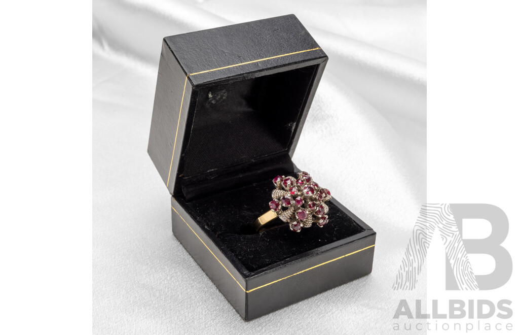 Vintage 18ct Gold & Ruby Cluster Dress Ring - Size Q