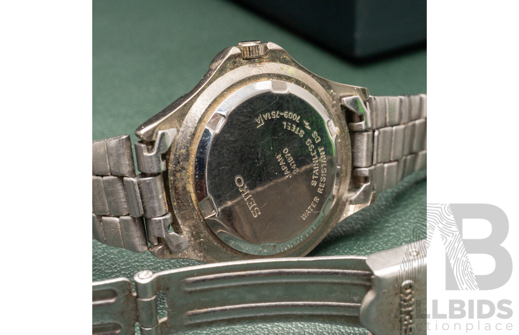 Vintage Seiko 5 Wristwatch with Original Box & Paperwork