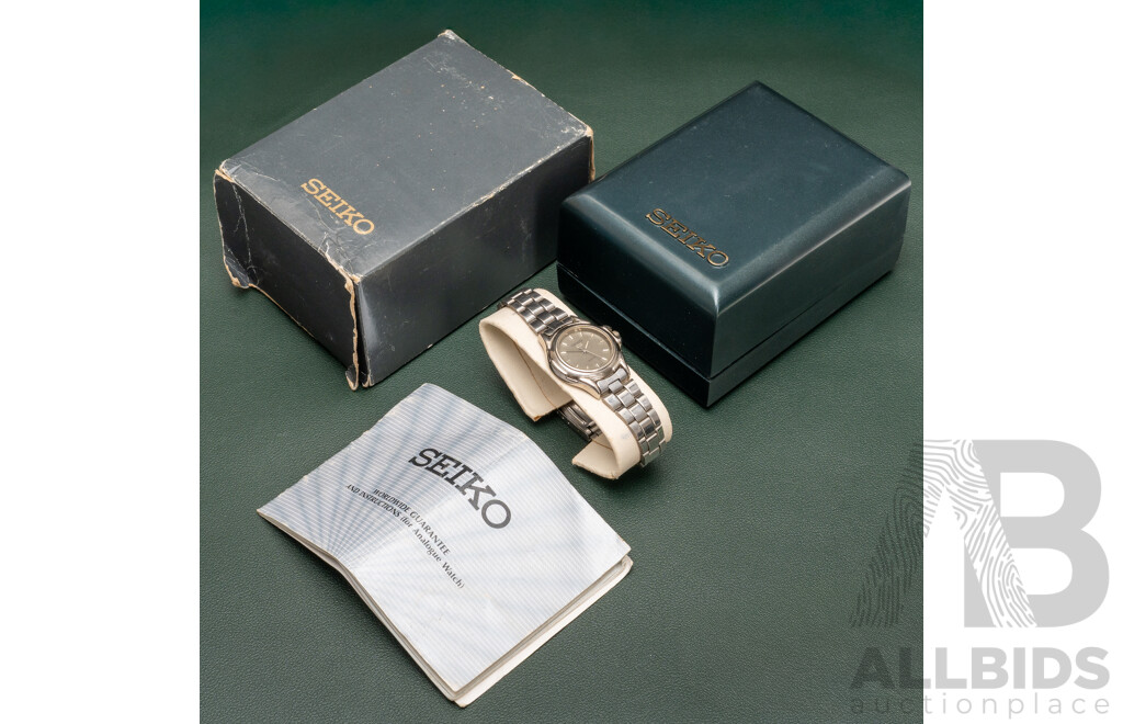 Vintage Seiko 5 Wristwatch with Original Box & Paperwork