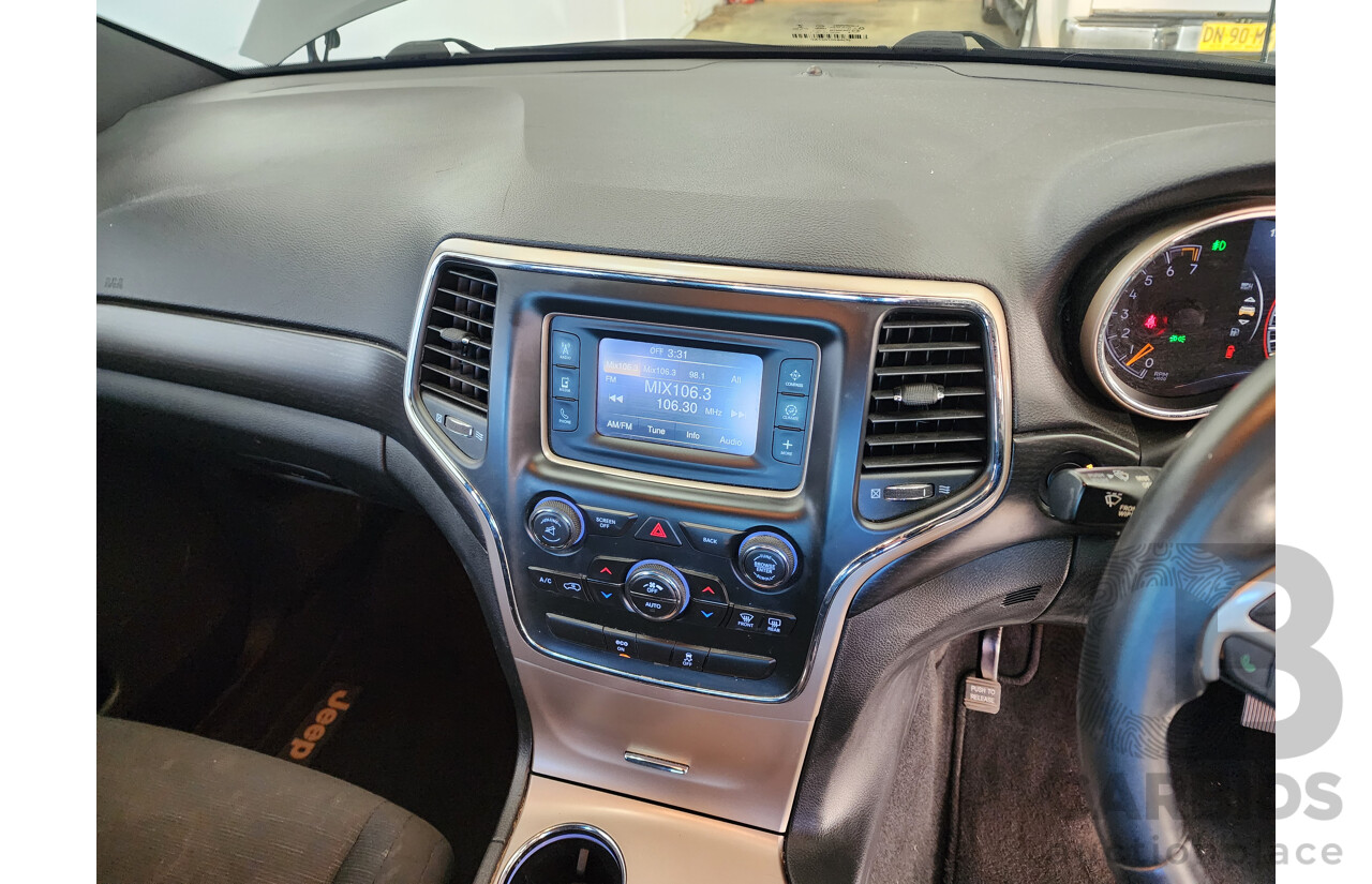 3/2014 Jeep Grand Cherokee Laredo (4x2) WK MY14 4d Wagon Grey 3.6L