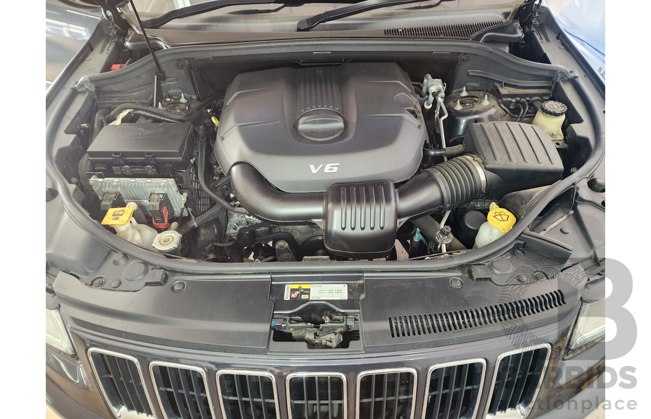 3/2014 Jeep Grand Cherokee Laredo (4x2) WK MY14 4d Wagon Grey 3.6L