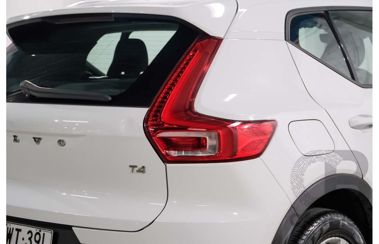 07/2018 Volvo XC40 T4 Momentum 536 MY19 4d Wagon White Turbo 2.0L