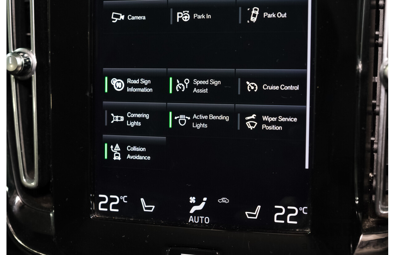07/2018 Volvo XC40 T4 Momentum 536 MY19 4d Wagon White Turbo 2.0L