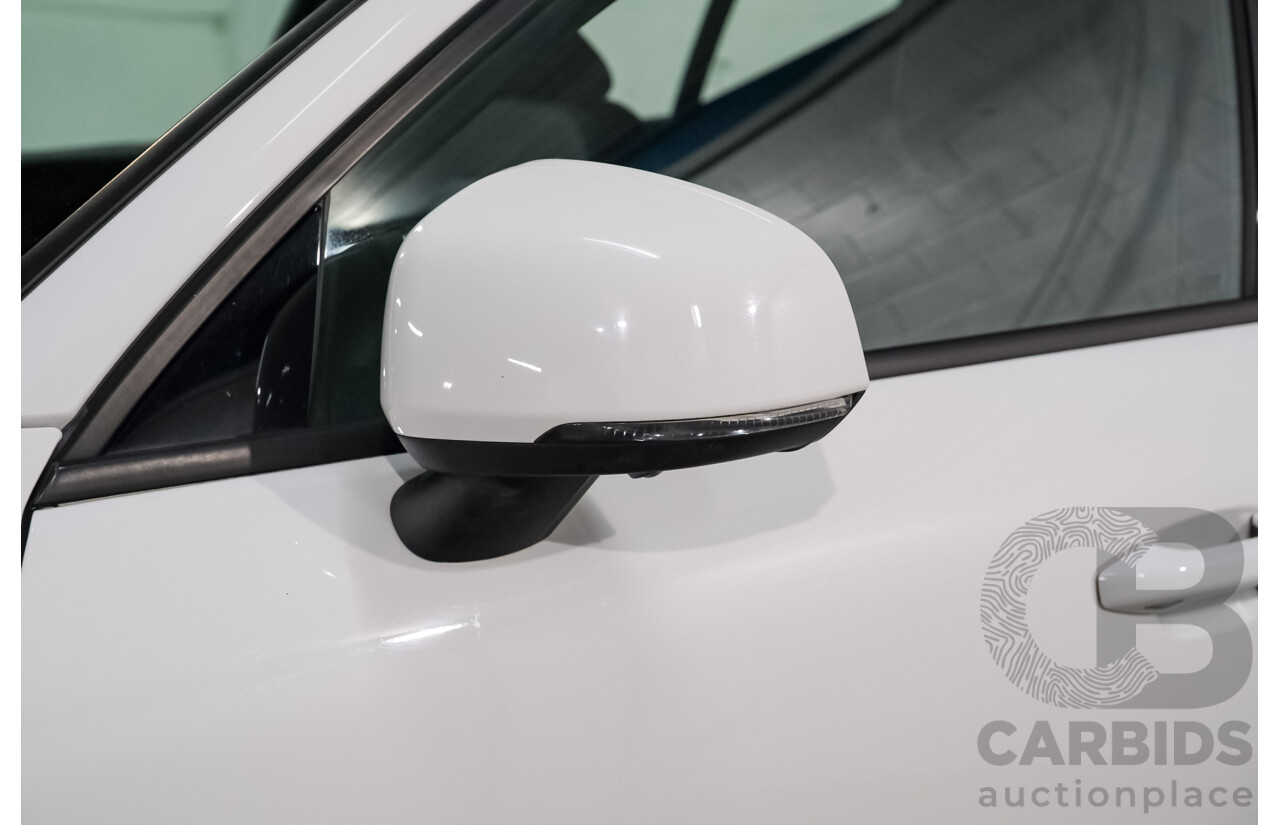07/2018 Volvo XC40 T4 Momentum 536 MY19 4d Wagon White Turbo 2.0L