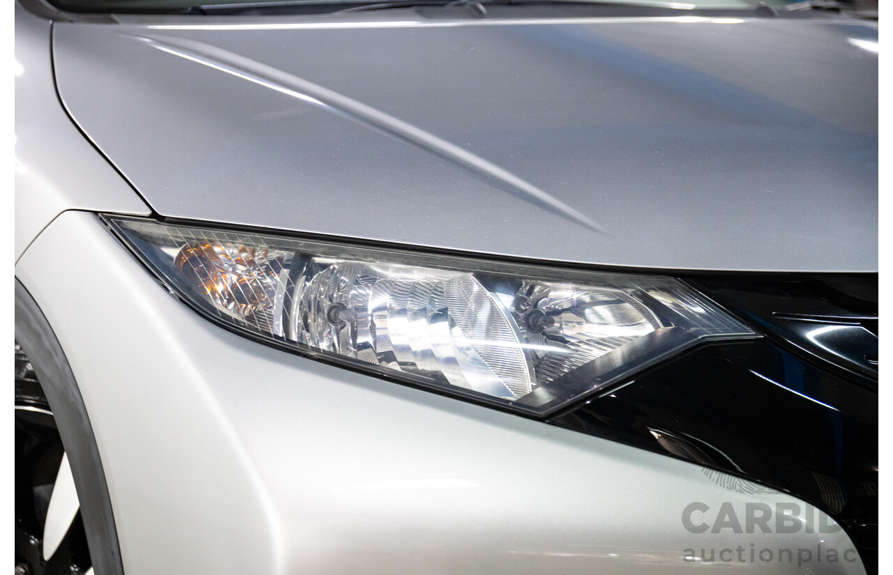 2/2014 Honda Civic Vti-S FK MY14 5d Hatchback Alabaster Silver 1.8L