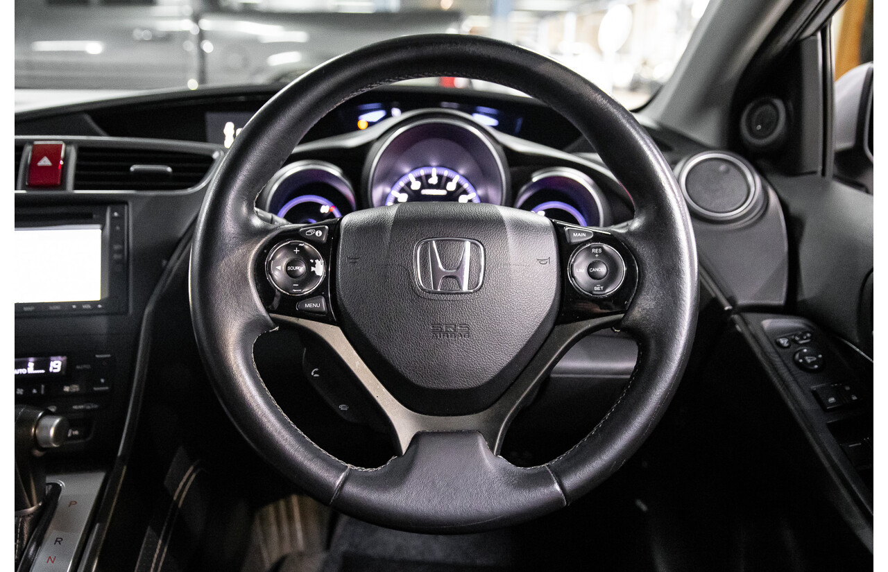 2/2014 Honda Civic Vti-S FK MY14 5d Hatchback Alabaster Silver 1.8L