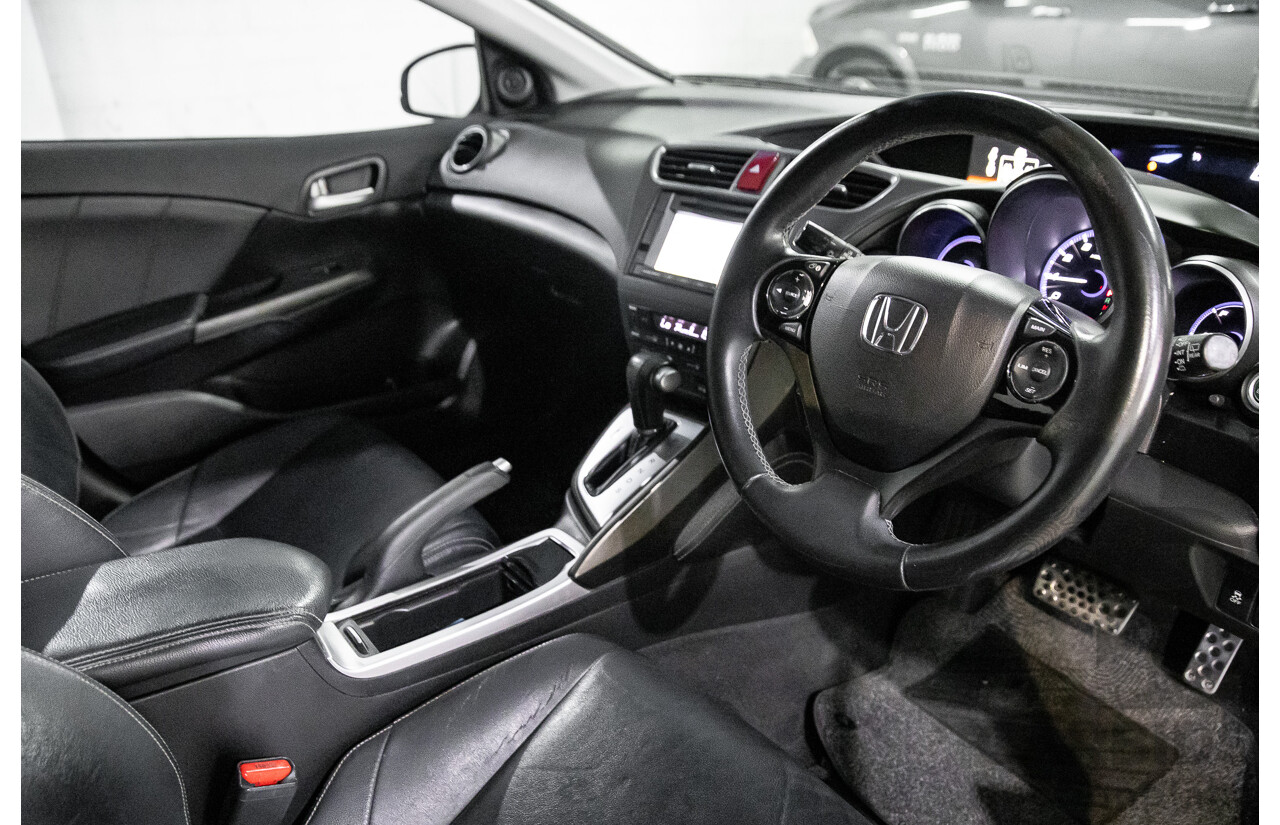 2/2014 Honda Civic Vti-S FK MY14 5d Hatchback Alabaster Silver 1.8L