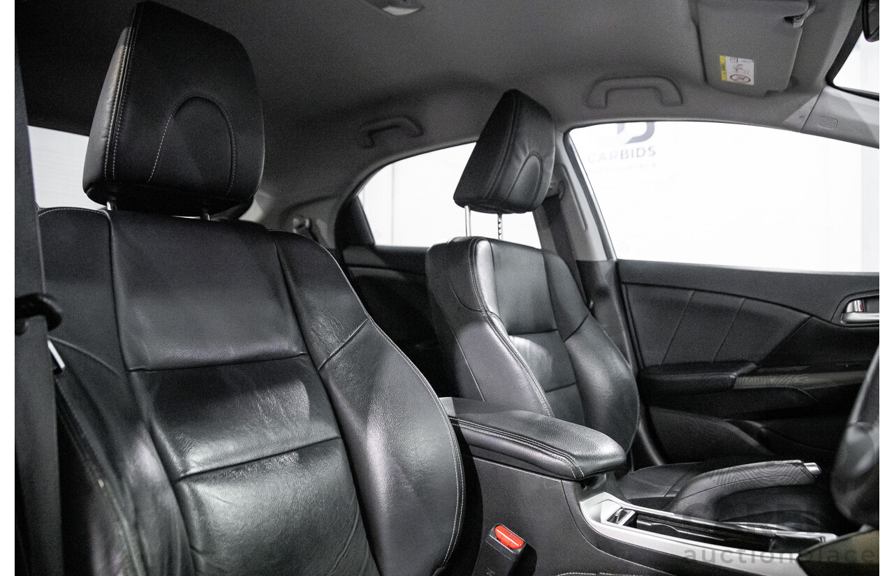 2/2014 Honda Civic Vti-S FK MY14 5d Hatchback Alabaster Silver 1.8L